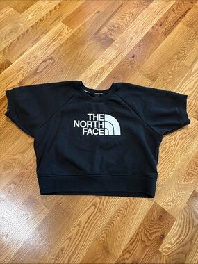 The North Face Black Short-Sleeve Logo Sweatshirt